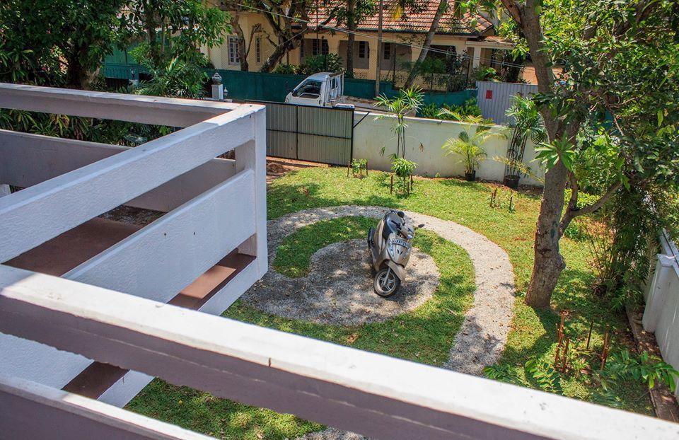 The Vintage Club Hostel Dehiwala-Mount Lavinia Exterior photo
